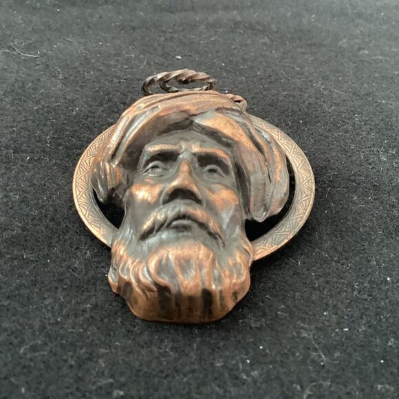 Vintage 1940s Dafri of Toronto Thief of Baghdad brooch pin. J0089 - Picture 2 of 7